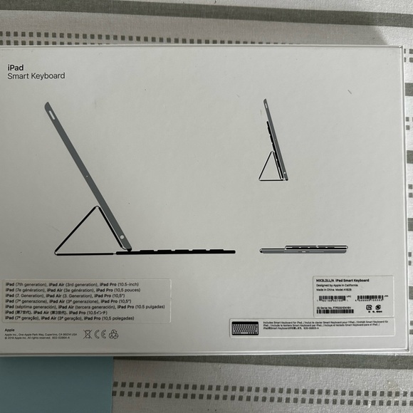 Apple Smart iPad Keyboard iPad Pro 10.5-inch, Open Box - Picture 3 of 6